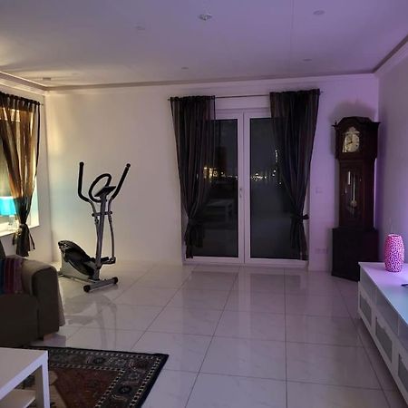 Beautiful Terraced House With Private Parking Villa ซานด์วือเคิน ภายนอก รูปภาพ