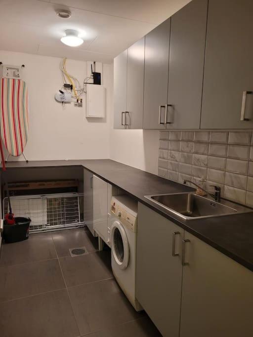 Beautiful Terraced House With Private Parking Villa ซานด์วือเคิน ภายนอก รูปภาพ