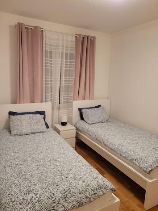 Beautiful Terraced House With Private Parking Villa ซานด์วือเคิน ภายนอก รูปภาพ